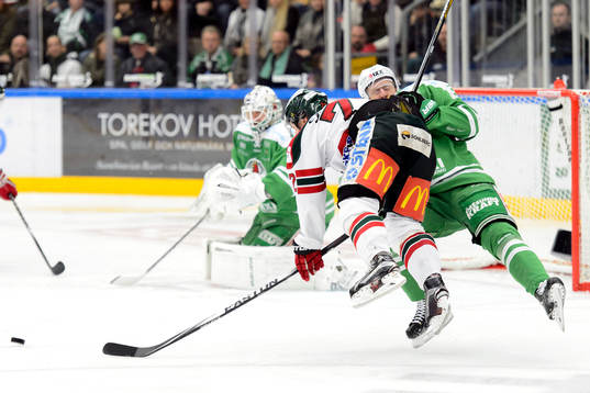 Frölundas Patrik Carlsson och Rögles Jesper Williamsson
