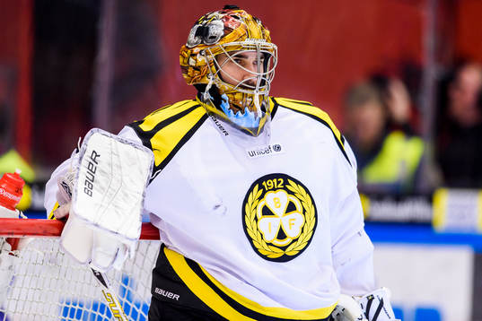 Brynäs målvakt Bernhard Starkbaum deppar