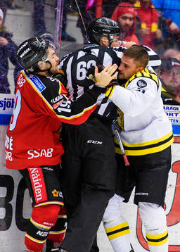 Luleås Jacob Lagacé i bråk med Brynäs Lukas Kilström