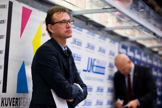 Modos assisterande tränare Fredrik Olausson och tränare