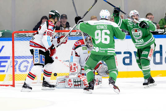 Rögles Robin Kovacs och Taylor Matson jublar