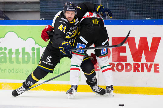 s Chris Campoli mot Modos Victor Olofsson