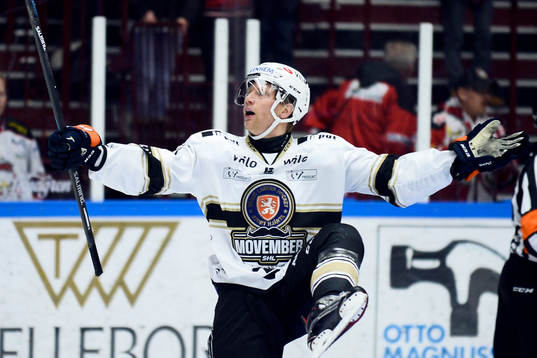 Växjös Richard Gynge jublar