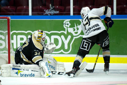 Malmö Redhawks  målvakt Jonas Gunnarsson möter Växjös