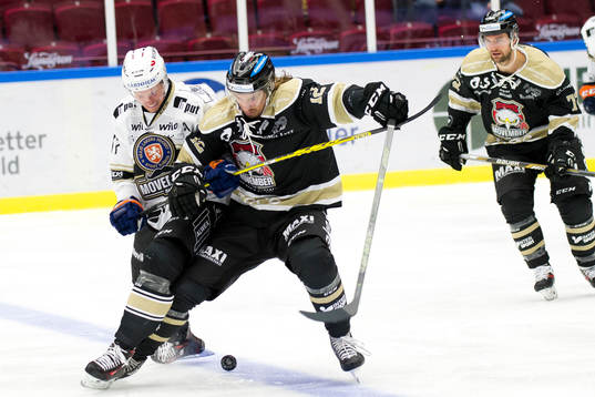 Växjös Alexander Johansson och Malmö Redhawks  Andreas