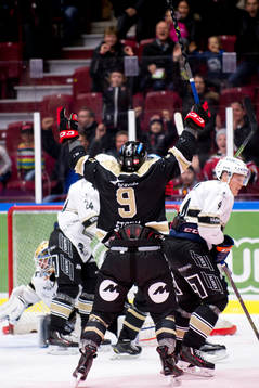 Malmö Redhawks Frederik Storm jublar