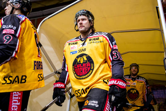 LuleåsJonathan Granström på väg in till uppvärmningen
