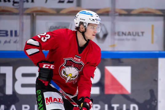Malmö Redhawks Christoffer Forsberg värmer upp