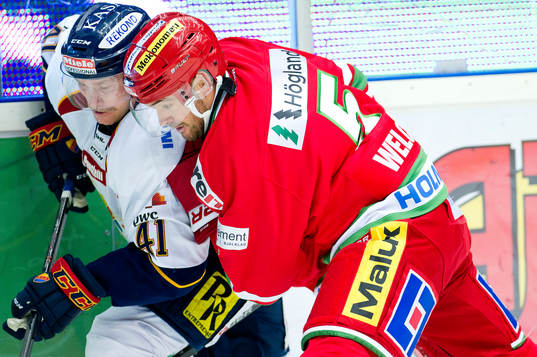 Djurgårdens Patrick Thoresen och Modos Noah Welch