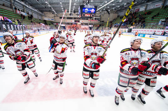 Malmö Redhawks lag jublar