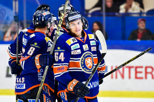 Växjös Eric Martinsson jublar
