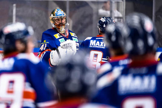 Växjös målvakt Cristopher Nihlstorp jublar