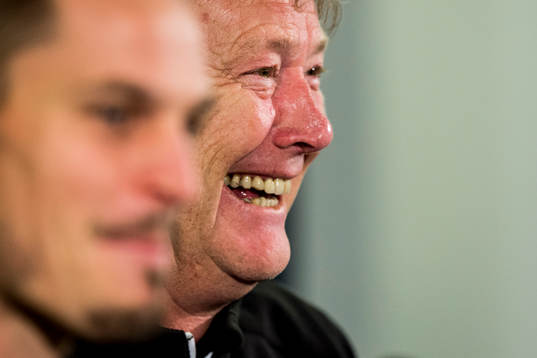 Malmö FFs tränare Åge Hareide och i förgrunden Markus