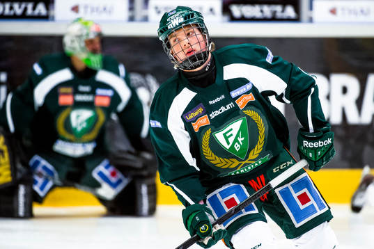 Färjestads Oskar Steen före ishockeymatchen i SHL mellan