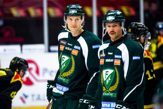 Färjestads Johan Ryno och Rickard Wallin före