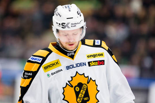 Skellefteås Tim Heed ser deppig ut