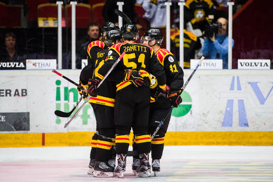 Brynäs spelare jublar