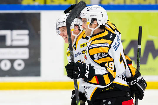 Skellefteås Patrik Zackrisson och Andrew Calof jublar