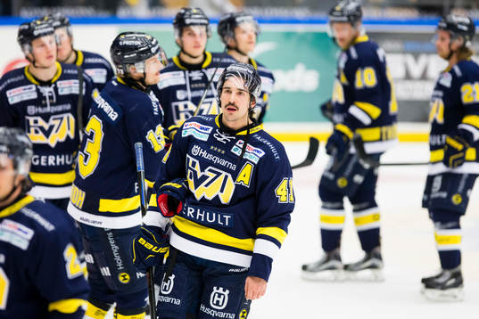 s Chris Campoli deppar