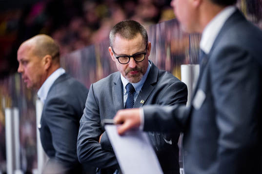 Färjestads tränare Tommy Samuelsson deppar