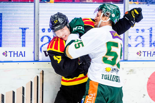 Brynäs Pathrik Westerholm och Färjestads Ole-Kristian