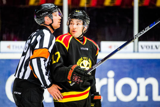 Domare Aleksi Rantala och Brynäs Pathrik Westerholm