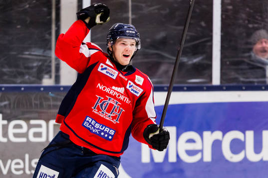 Helsingborgs Kevin Eriksson jublar över sitt mål