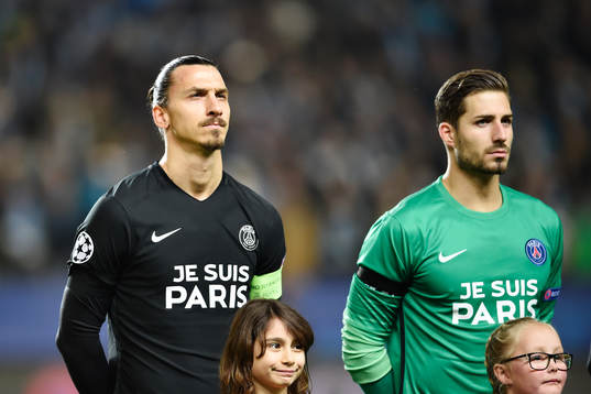s Zlatan Ibrahimovic står uppställd