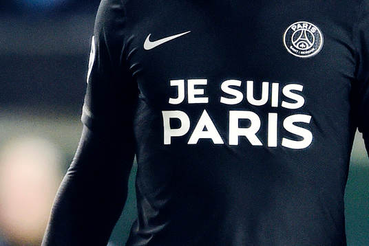 s matchtröja med texten "Je Suis Paris"
