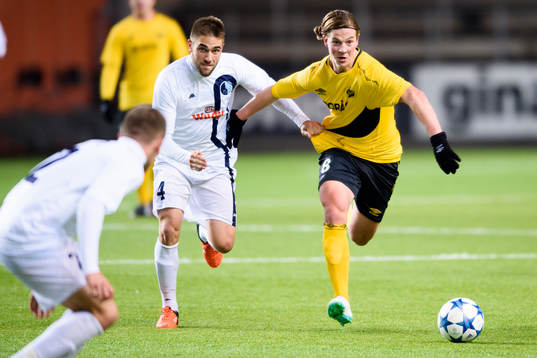 Kamp mellan Elfsborgs Simon Olsson och FK Rads Filip