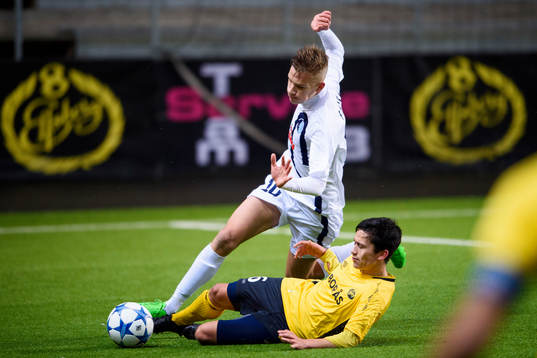 Kamp mellan FK Rads Aleksandar Busnic och Elfsborgs
