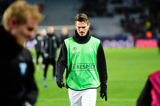 Malmö FFs Markus Rosenberg värmer upp