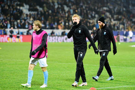 Malmö FFs Franz Brorsson värmer upp