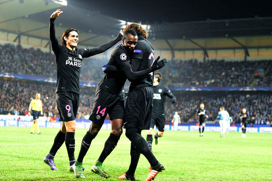 s Adrien Rabiot gör 0-1 och jublar med Edinson Cavani och