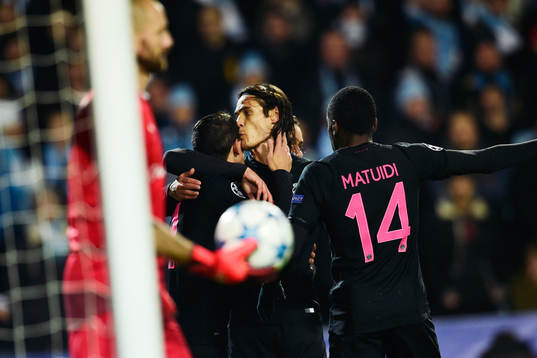 s Angel Di Maria och Serge Aurier jublar