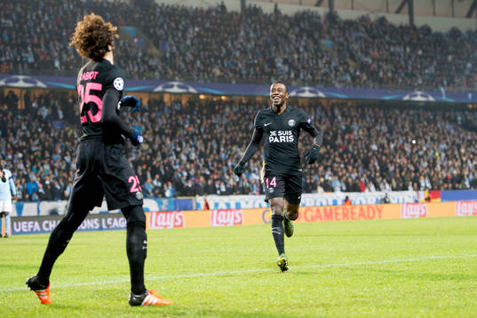 s Blaise Matuidi (th) jublar med Adrien Rabiot (tv) som