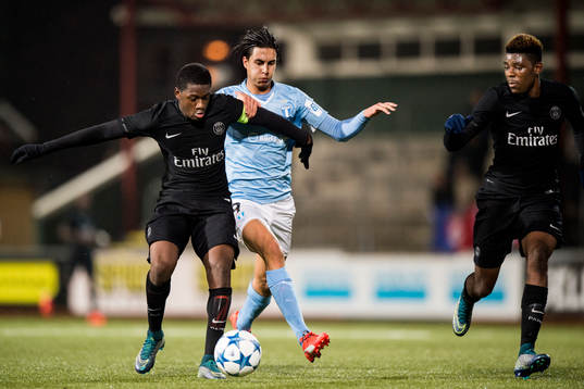 s Mamadou Doucoure och Christopher Nkunku mot Malmö FFs