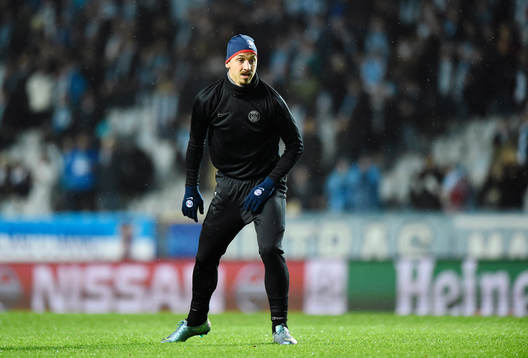 s Zlatan Ibrahimovic stretchar