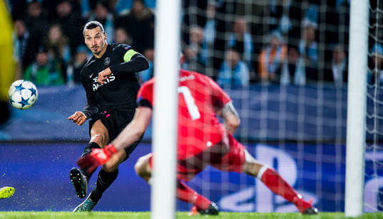 s Zlatan Ibrahimovic gör 0-3 bakom Malmö FFs målvakt