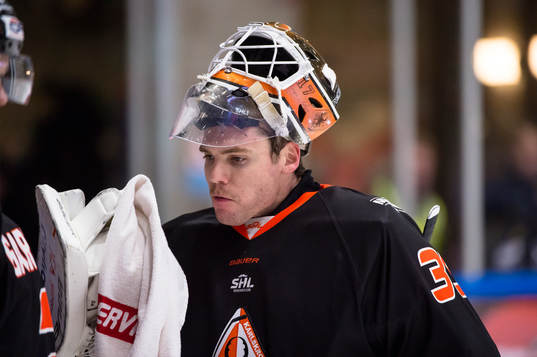 Karlskronas målvakt Linus Fernström deppar