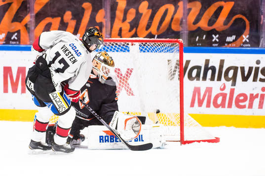 Örebros Daniel Viksten sätter det avgörande målet 3-4