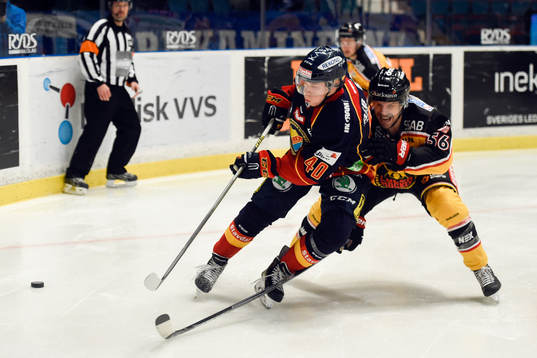 Djurgårdens Tomi Sallinen och Luleås Jonathan Sigalet