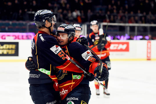 Djurgårdens Markus Ljungh och Robin Alvarez jublar