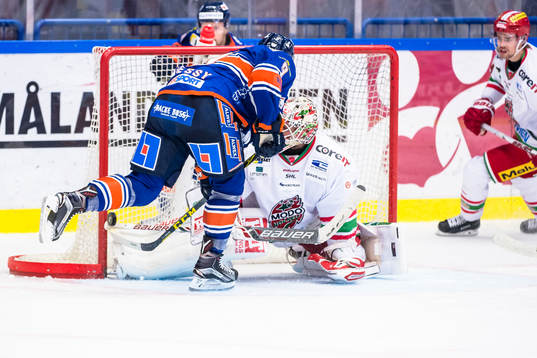 Växjös Josh Hennessy gör mål 1-2