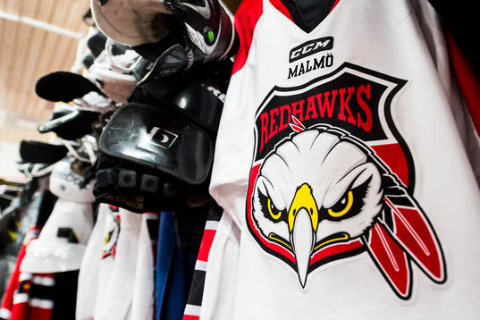 Tröjor i Malmö Redhawks omklädningsrum