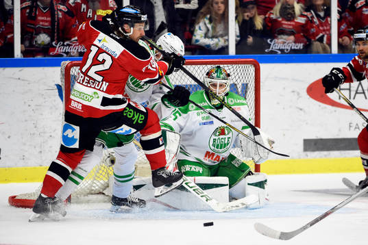 Malmö Redhawks Andreas Thuresson oroar framför Rögles