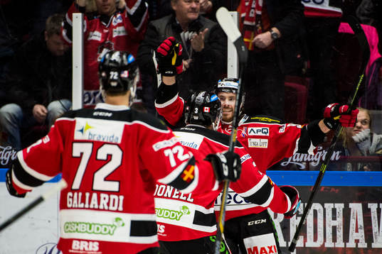Malmö Redhawks Mattias Persson jublar