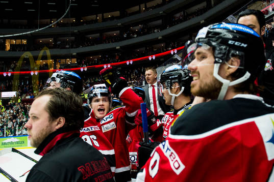 Malmö Redhawks Christoffer Forsberg jublar