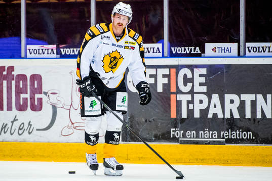 Skellefteås Mattias Ritola före ishockeymatchen i SHL