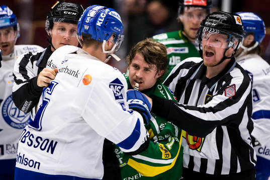 fight mellan Björklövens Gustav Grundström Leksands